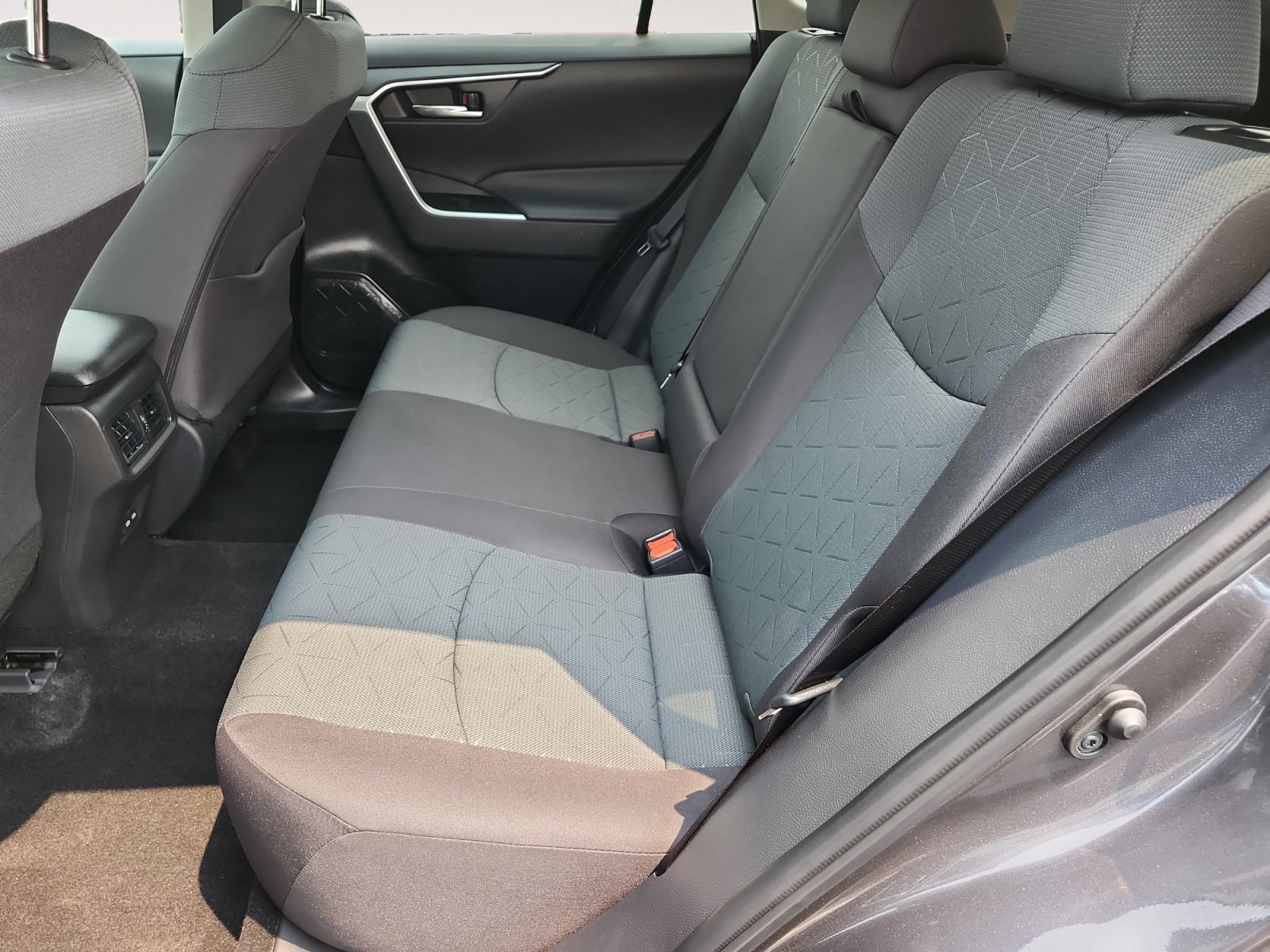 Used 2025 Toyota RAV4 XLE w/ Convenience Package AWD/4WD image 15