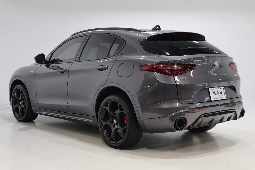 Used 2023 Alfa Romeo Stelvio Veloce AWD/4WD image 6