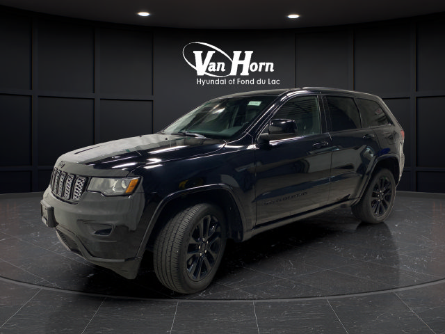 Used 2020 Jeep Grand Cherokee Altitude AWD/4WD image 3