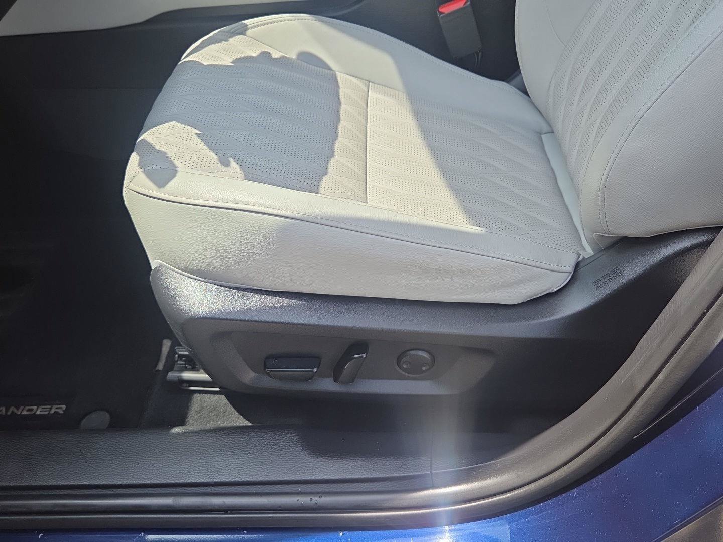 Used 2025 Mitsubishi Outlander AWD image 16