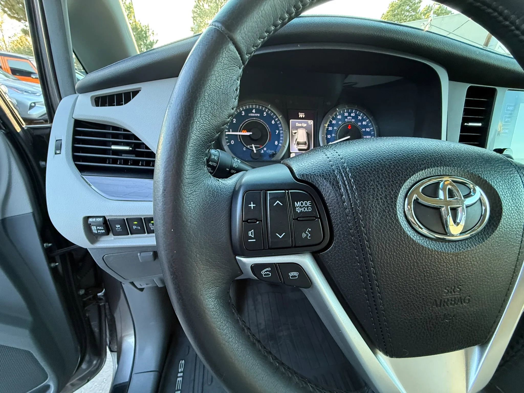 Used 2017 Toyota Sienna XLE Premium w/ Protection Package image 56