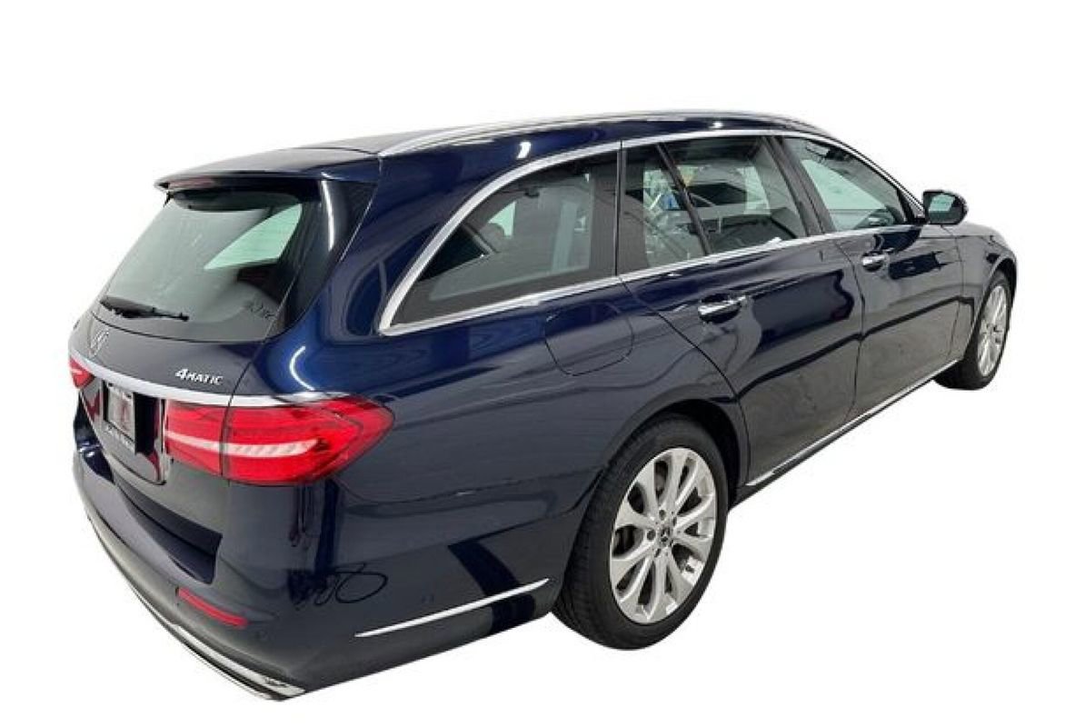 Used 2018 Mercedes-Benz E 400 4MATIC Wagon image 4