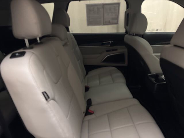 Used 2023 Kia Telluride EX image 23