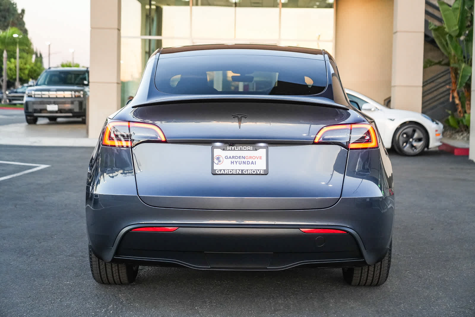 Used 2023 Tesla Model Y 2WD image 7