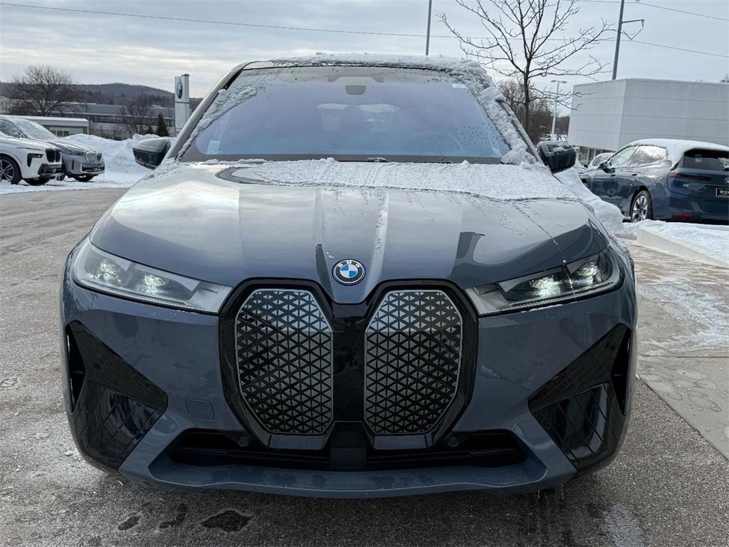 Used 2024 BMW iX xDrive50 w/ Sport Package image 8