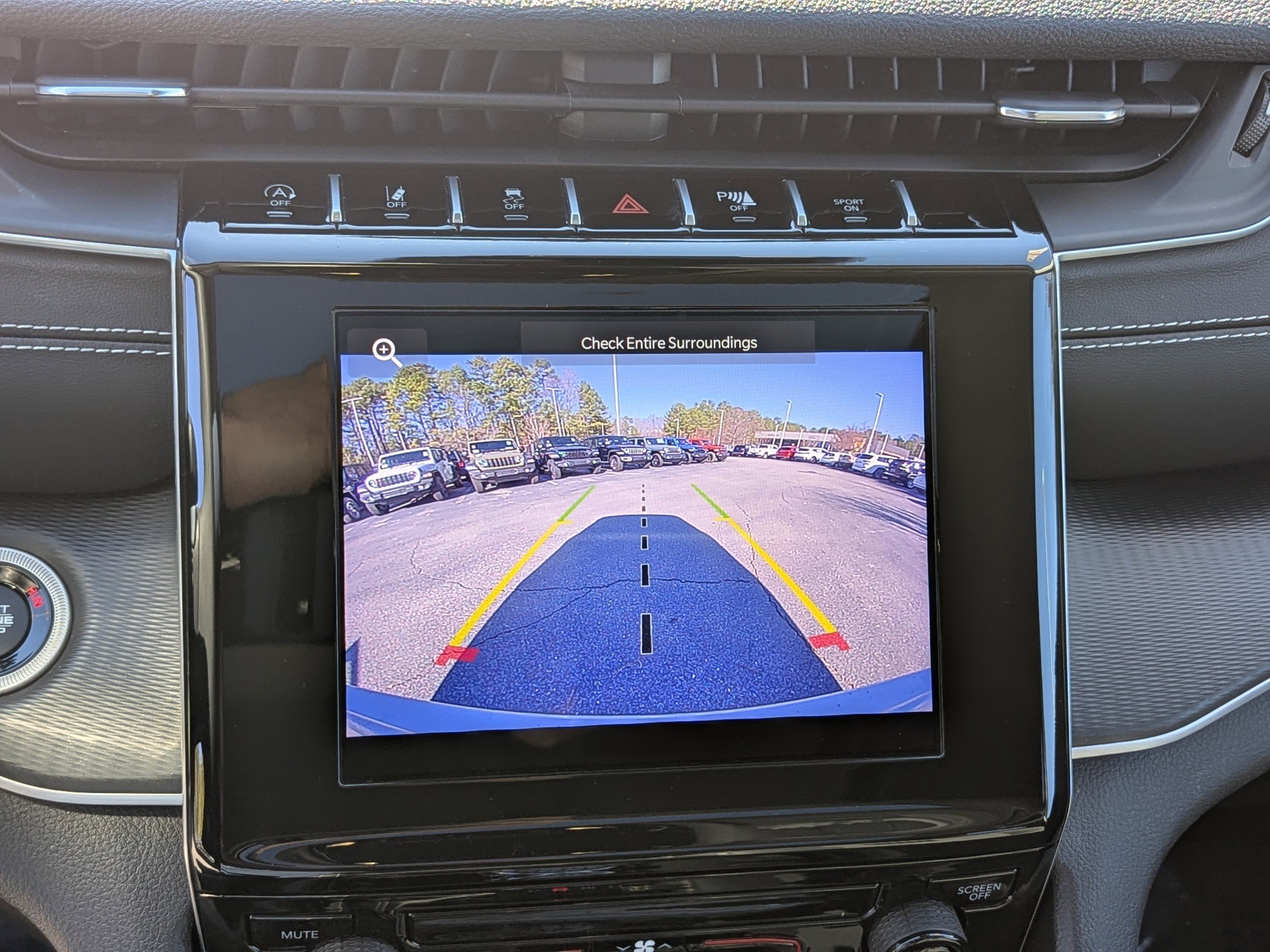 Certified 2023 Jeep Grand Cherokee Laredo X image 21