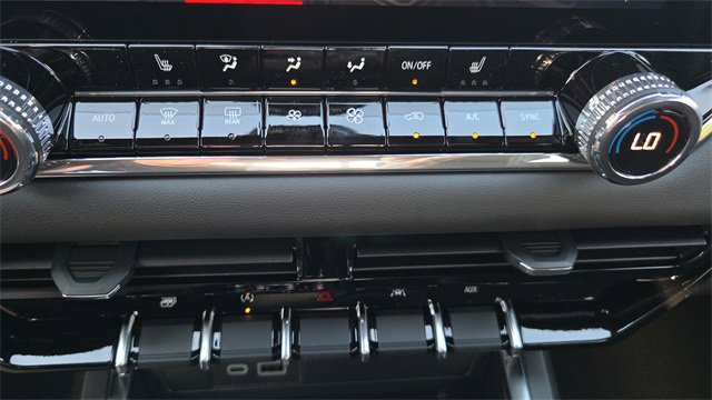 New 2026 GMC Canyon Elevation w/ Convenience Package image 28