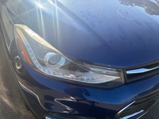 Used 2017 Chevrolet Trax Premier w/ Driver Confidence II Package FWD image 4