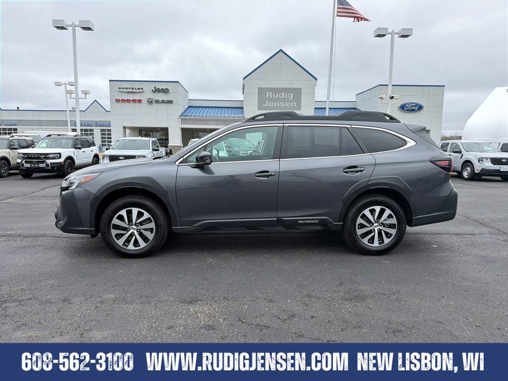 Used 2024 Subaru Outback Premium AWD/4WD image 2