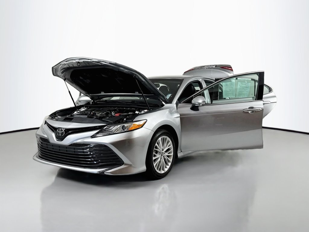 Used 2019 Toyota Camry XLE FWD image 19