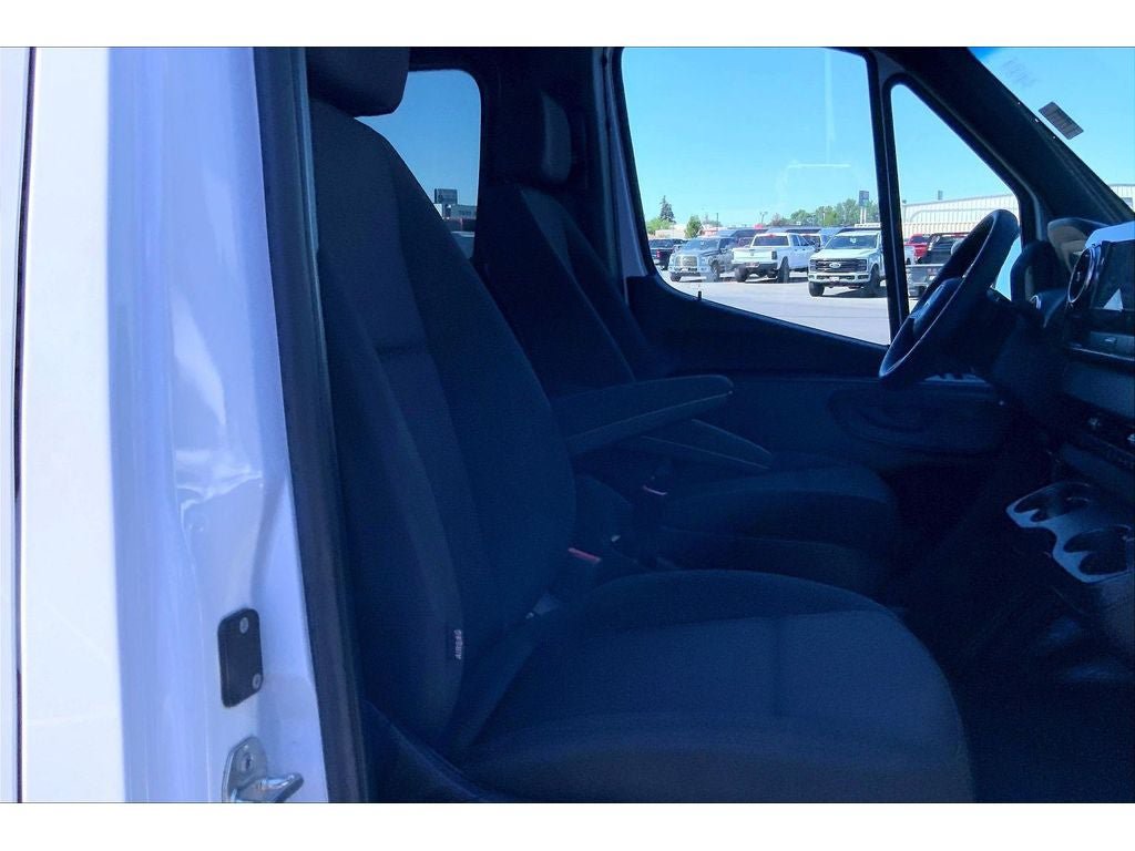 Used 2026 Mercedes-Benz Sprinter 2500 image 8