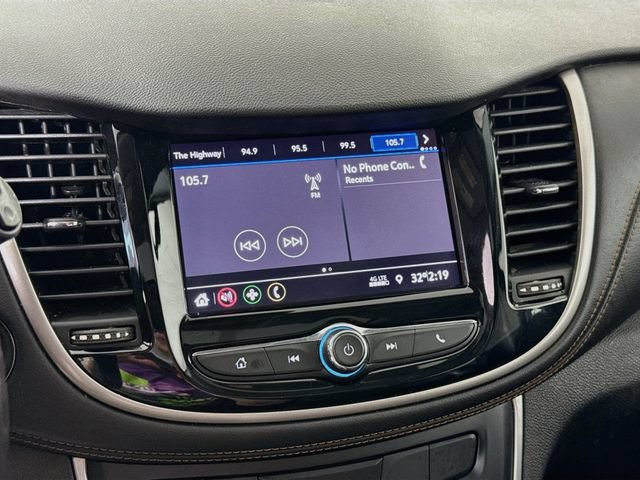 Used 2020 Chevrolet Trax LT w/ Sun & Sound Package FWD image 15