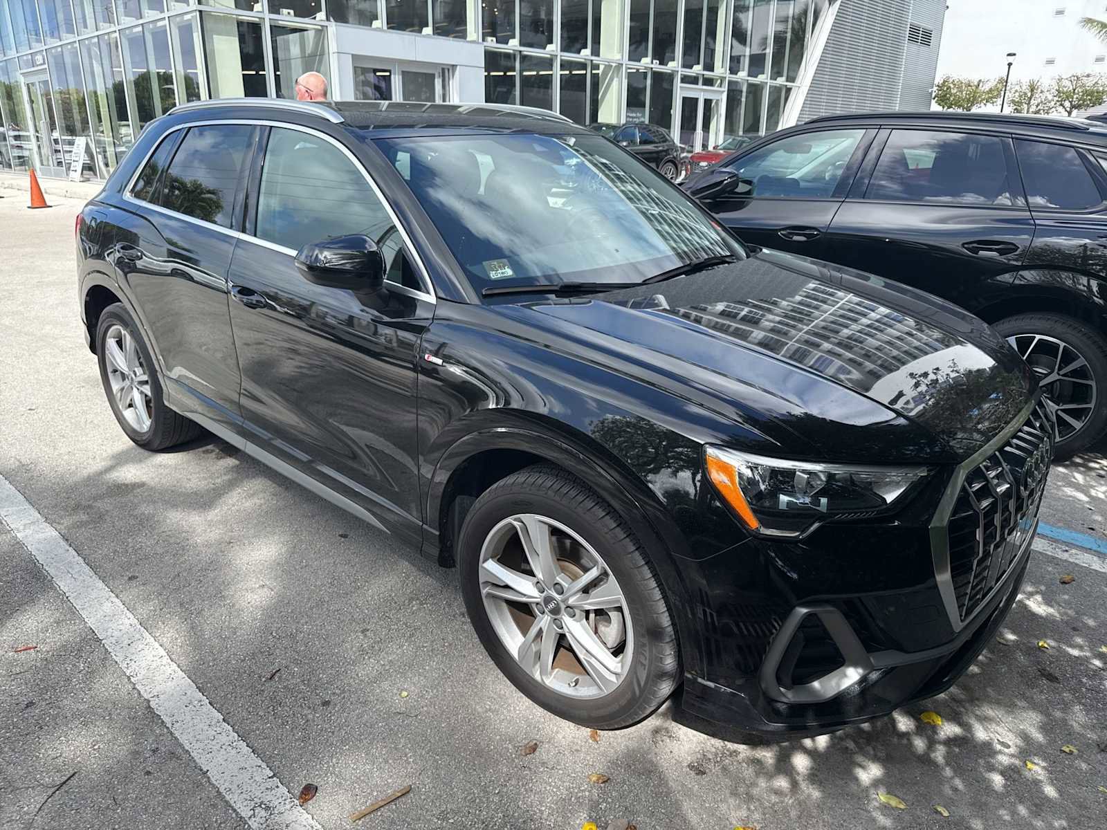 Used 2020 Audi Q3 2.0T Premium w/ Convenience Package image 2