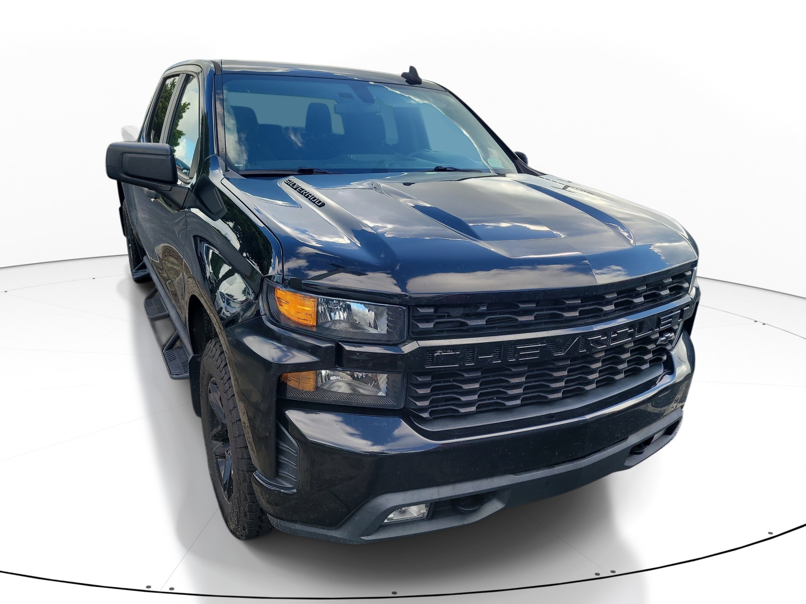 Used 2021 Chevrolet Silverado 1500 Custom w/ LPO, Dark Essentials Package AWD/4WD image 2