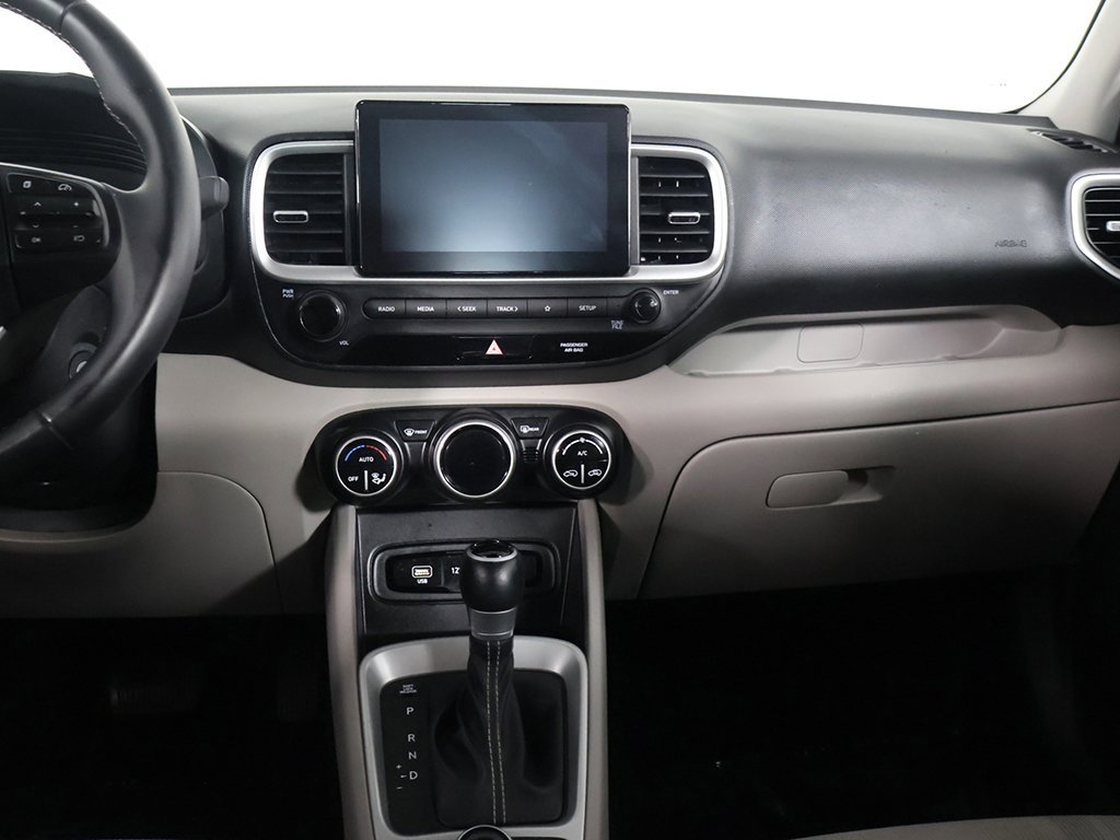 Used 2023 Hyundai Venue SEL image 29