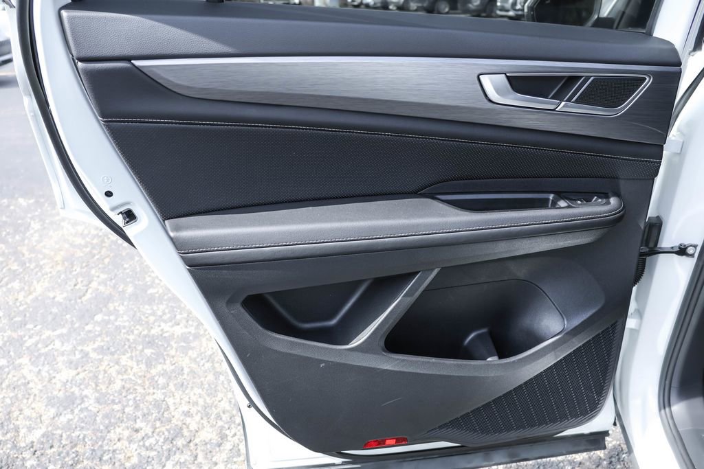 Certified 2025 Volkswagen Atlas Cross Sport SE image 26