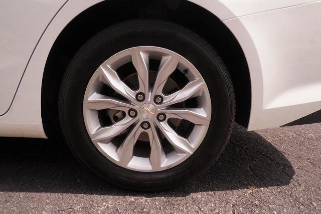 Used 2023 Chevrolet Malibu LT image 37