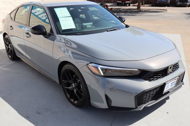 Used 2025 Honda Civic Sport image 4
