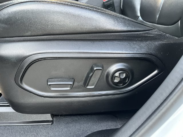 Used 2023 Jeep Grand Cherokee Limited AWD/4WD image 16