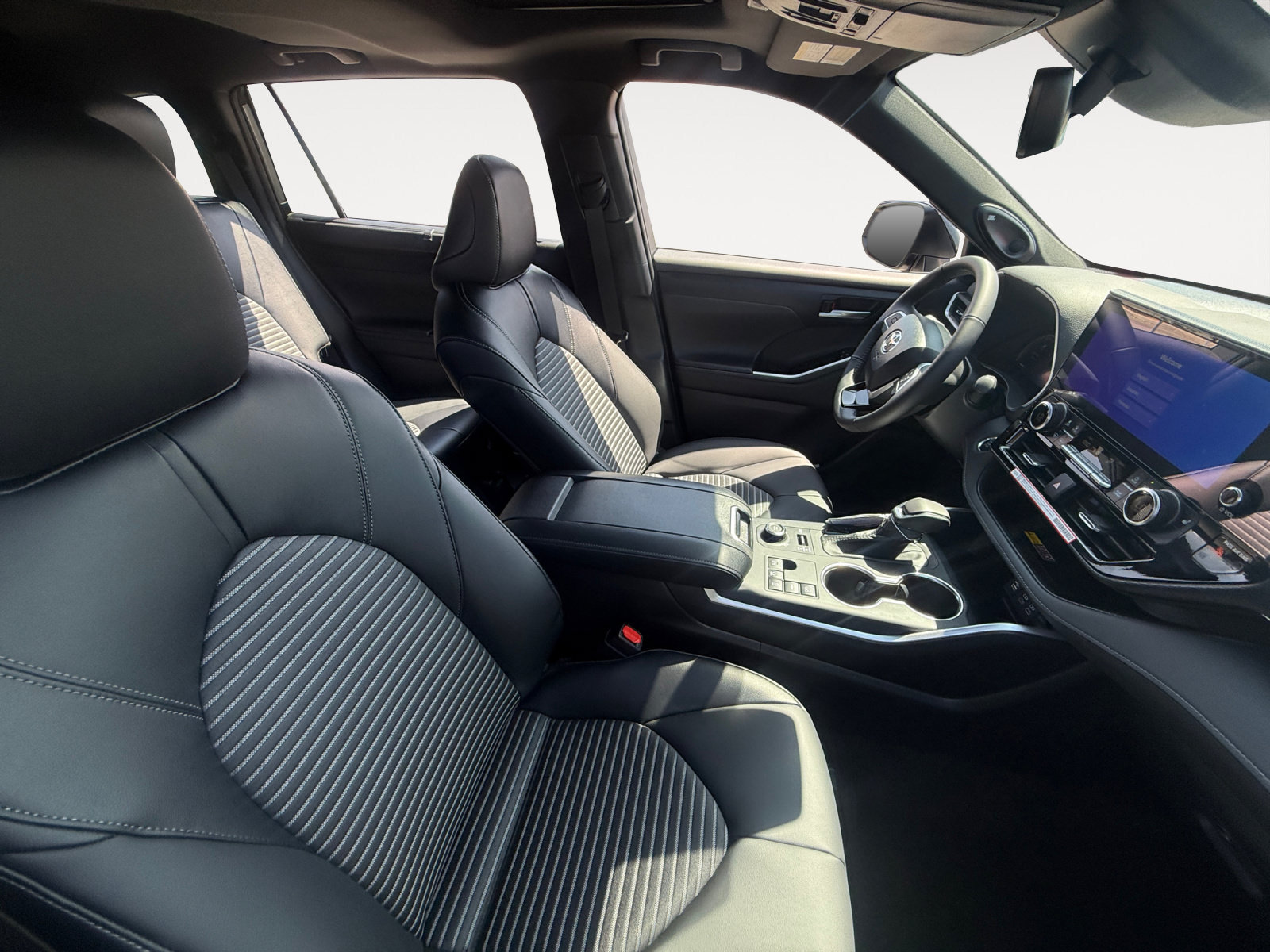 New 2026 Toyota Highlander XSE AWD/4WD image 15