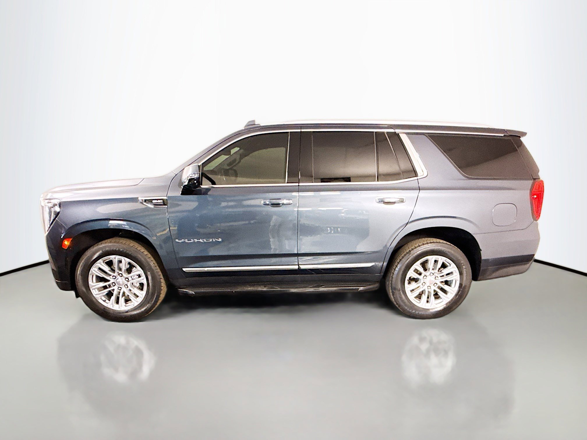 Used 2021 GMC Yukon SLT w/ SLT Luxury Package image 6