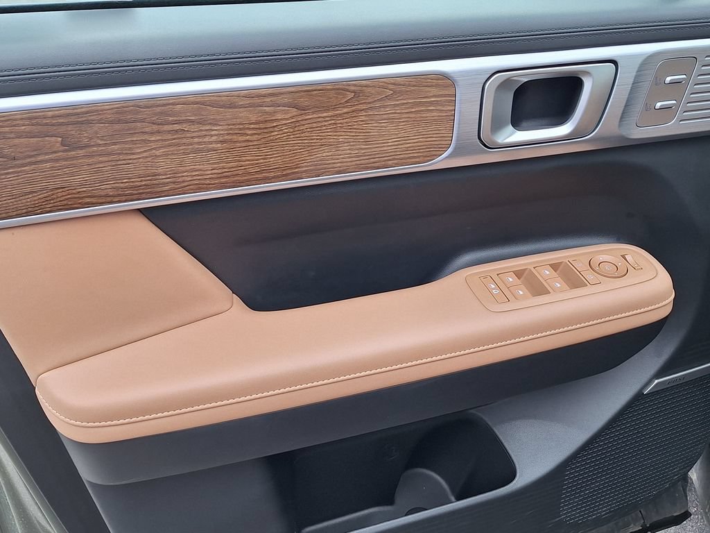 New 2025 Hyundai Santa Fe Limited AWD/4WD image 9