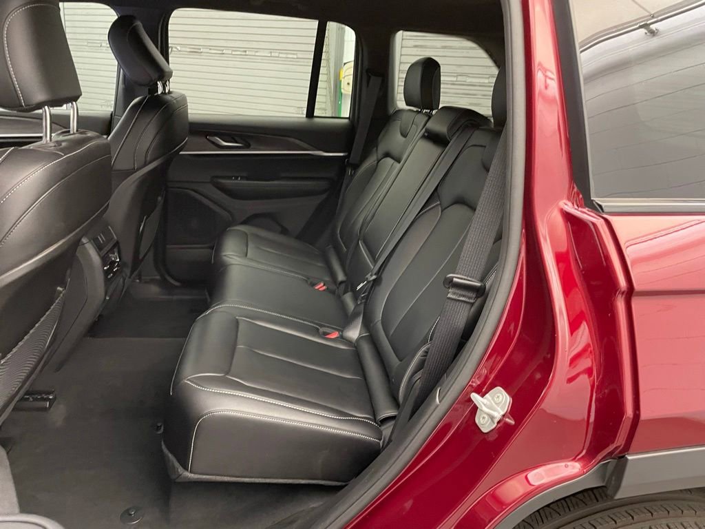 New 2025 Jeep Grand Cherokee Limited w/ Black Appearance Package AWD/4WD image 17