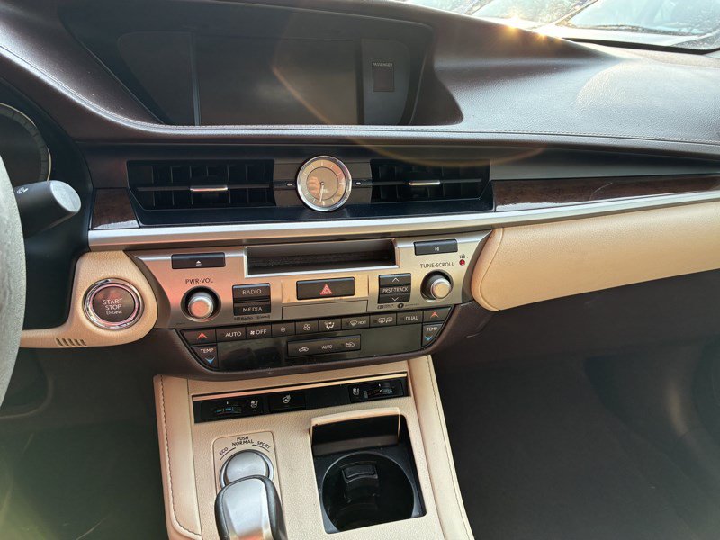 Used 2017 Lexus ES 350 w/ Navigation System Package FWD image 10