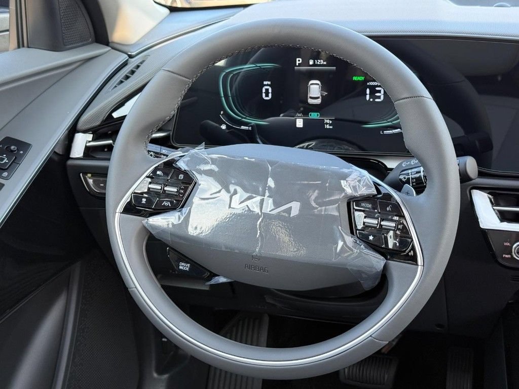 New 2026 Kia Niro EX w/ EX Premium Package FWD image 9