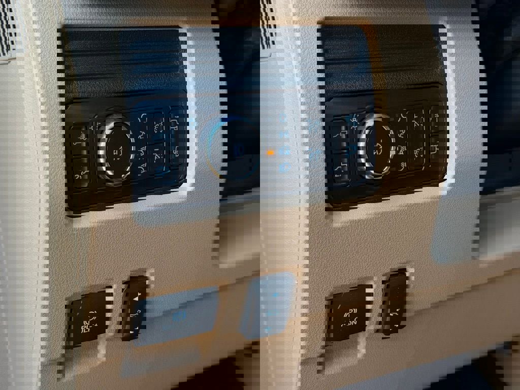 New 2026 Ford F250 Lariat w/ Lariat Ultimate Package image 32