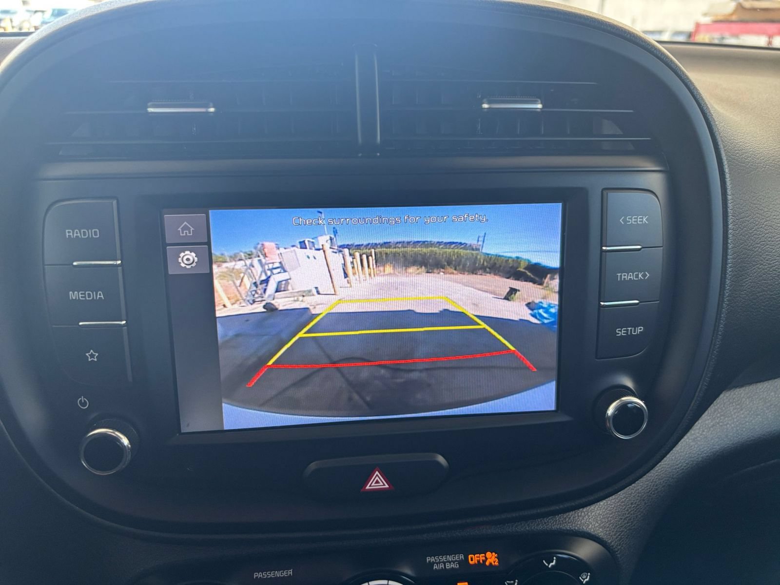 Used 2025 Kia Soul LX w/ LX Technology Package FWD image 21