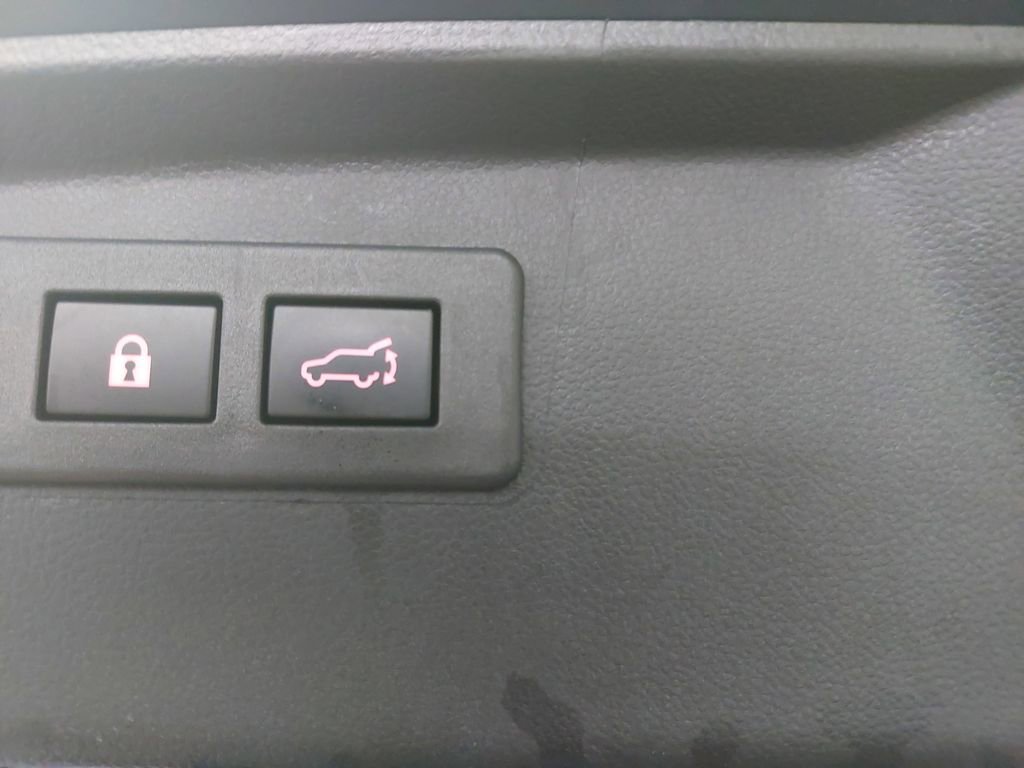 Used 2025 Subaru Outback Premium AWD/4WD image 13