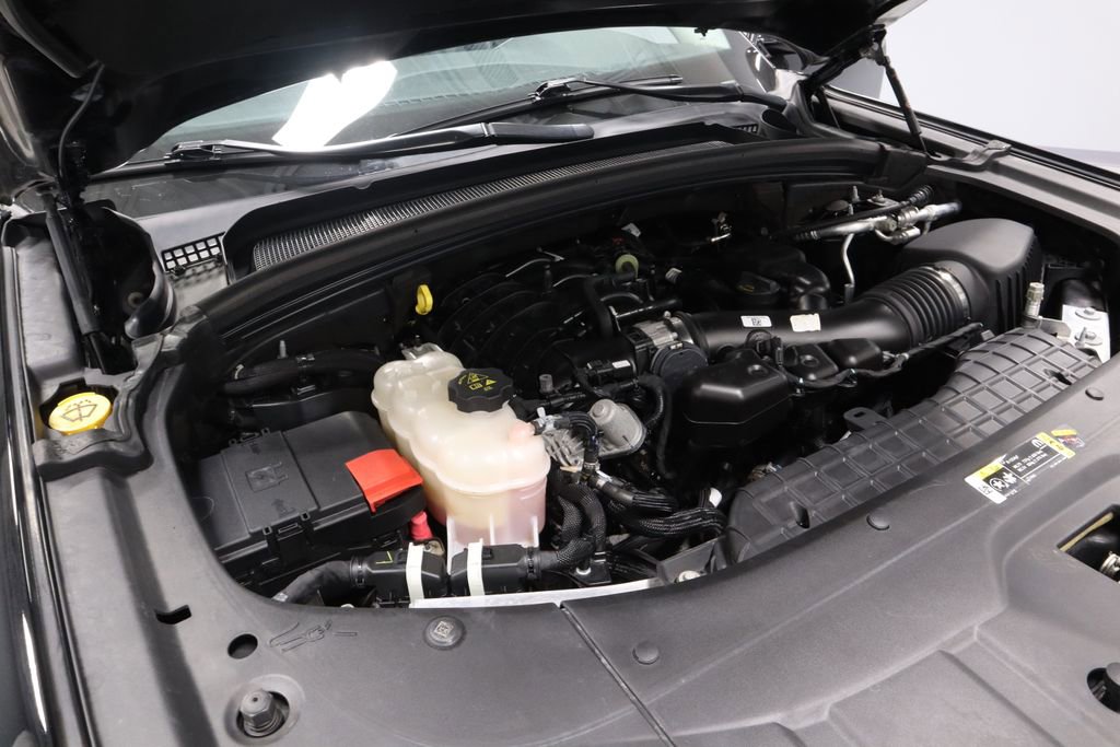 Used 2023 Jeep Grand Cherokee L Limited w/ Luxury Tech Group II image 15