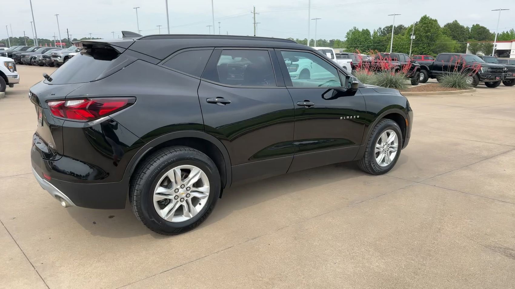 Used 2019 Chevrolet Blazer LT FWD image 9