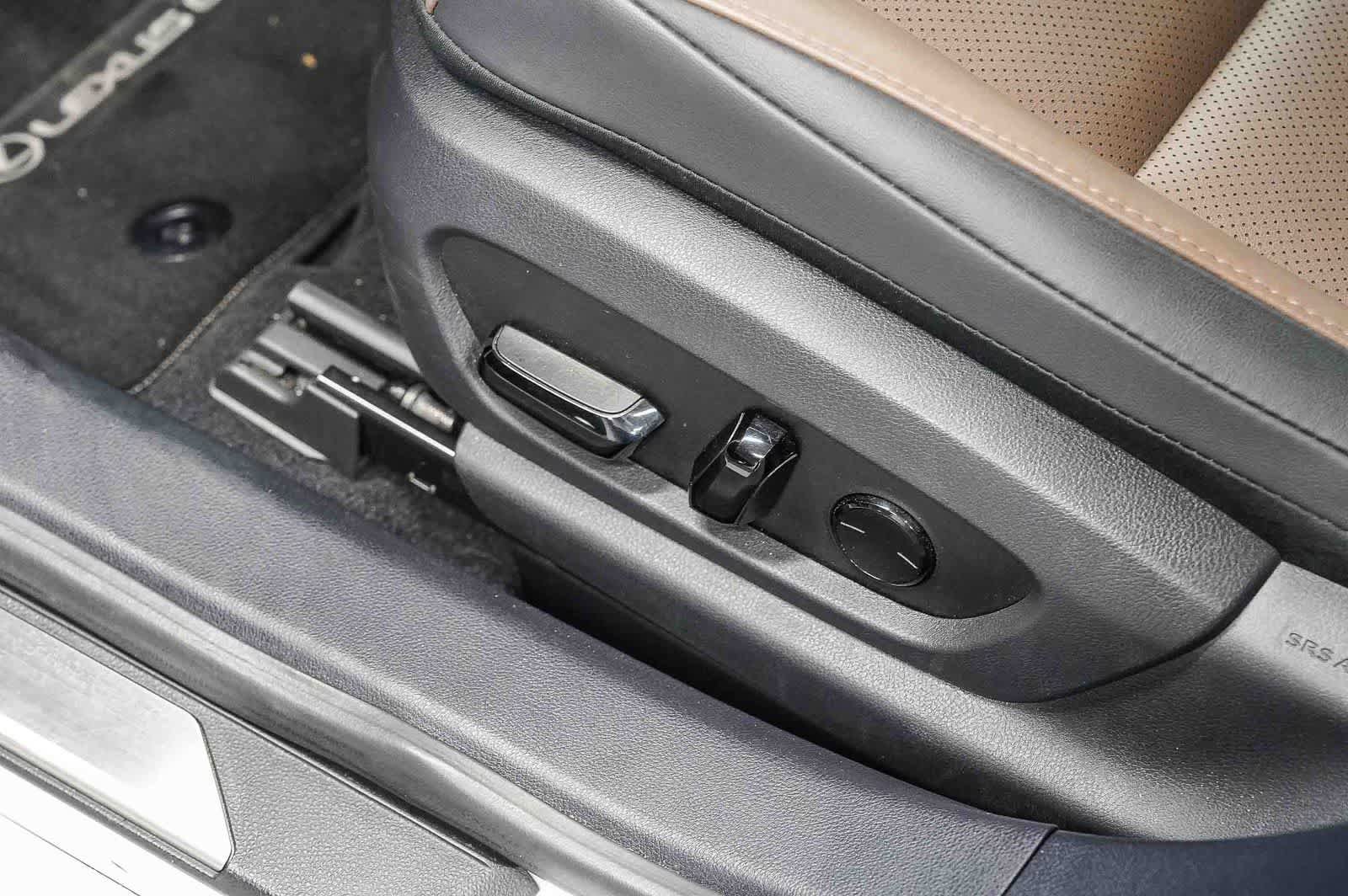 Used 2025 Lexus ES 300h w/ Premium Package FWD image 23