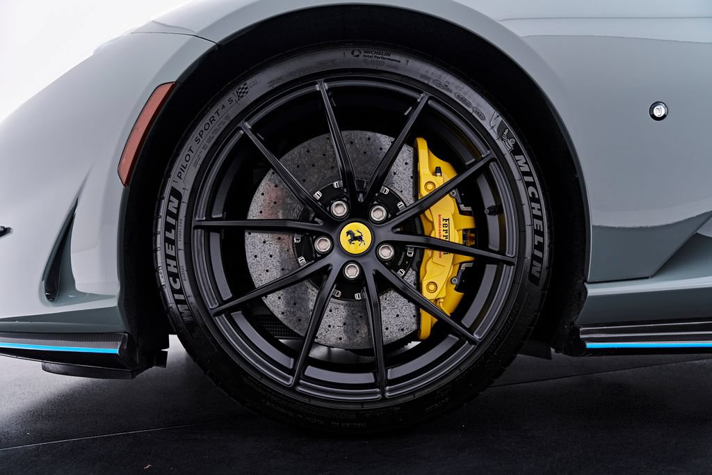 Used 2023 Ferrari 812 GTS RWD image 3