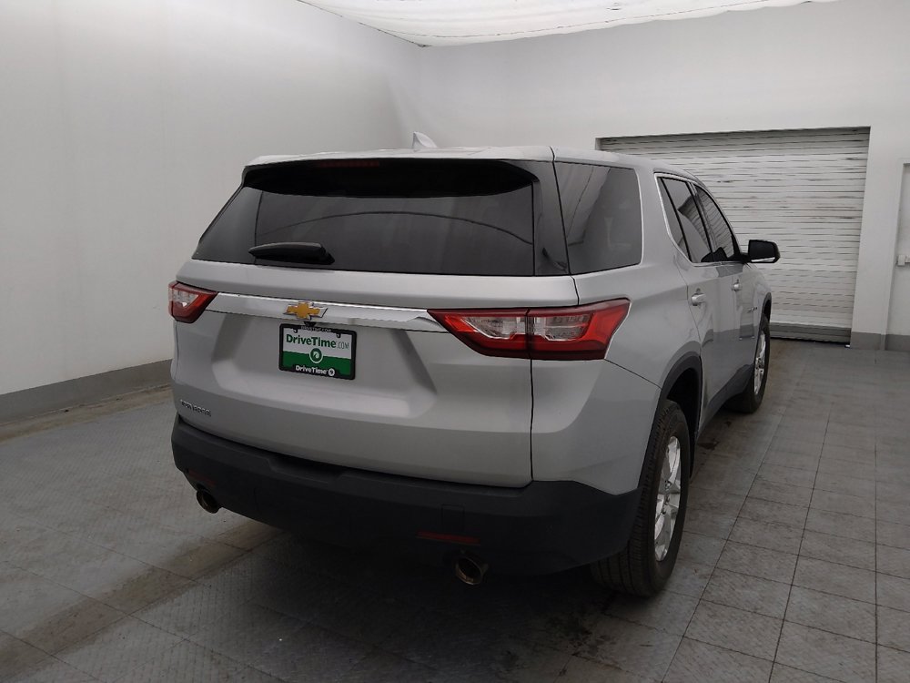 Used 2021 Chevrolet Traverse LS FWD image 9