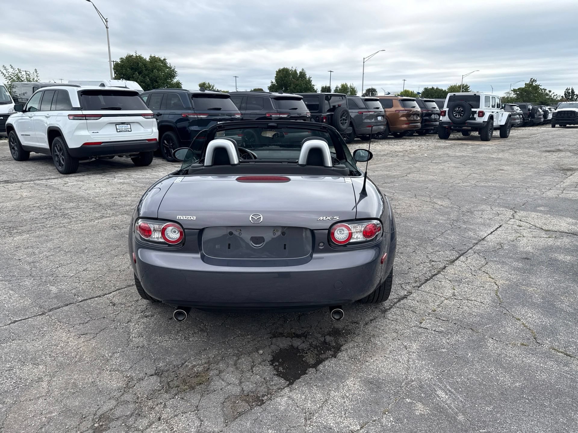 Used 2006 MAZDA MX-5 Miata Grand Touring RWD image 7