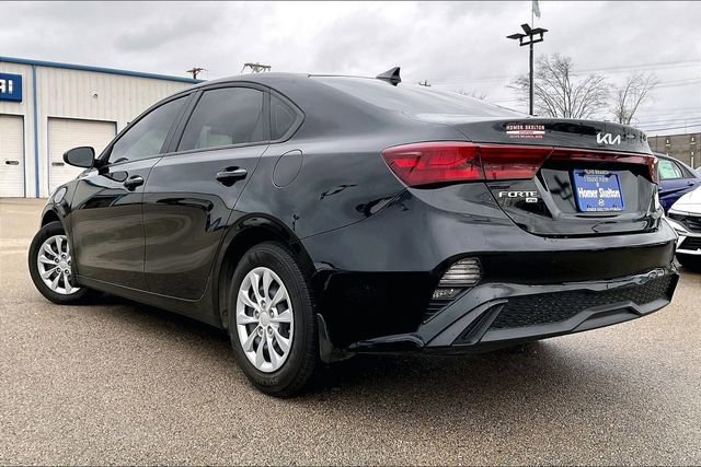Used 2024 Kia Forte LX image 3