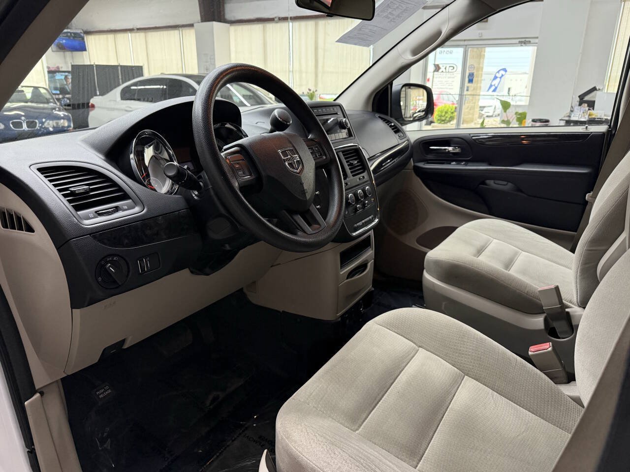 Used 2015 Dodge Grand Caravan SE w/ Quick Order Package 29E SE FWD image 19