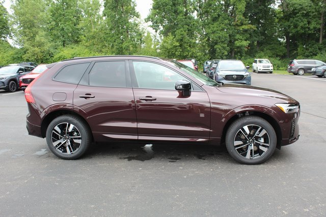 New 2026 Volvo XC60 B5 Plus w/ Protection Package Premier image 2