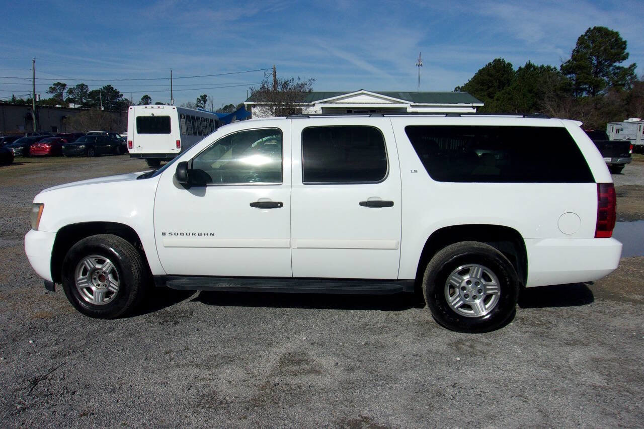 Used 2008 Chevrolet Suburban LS image 7