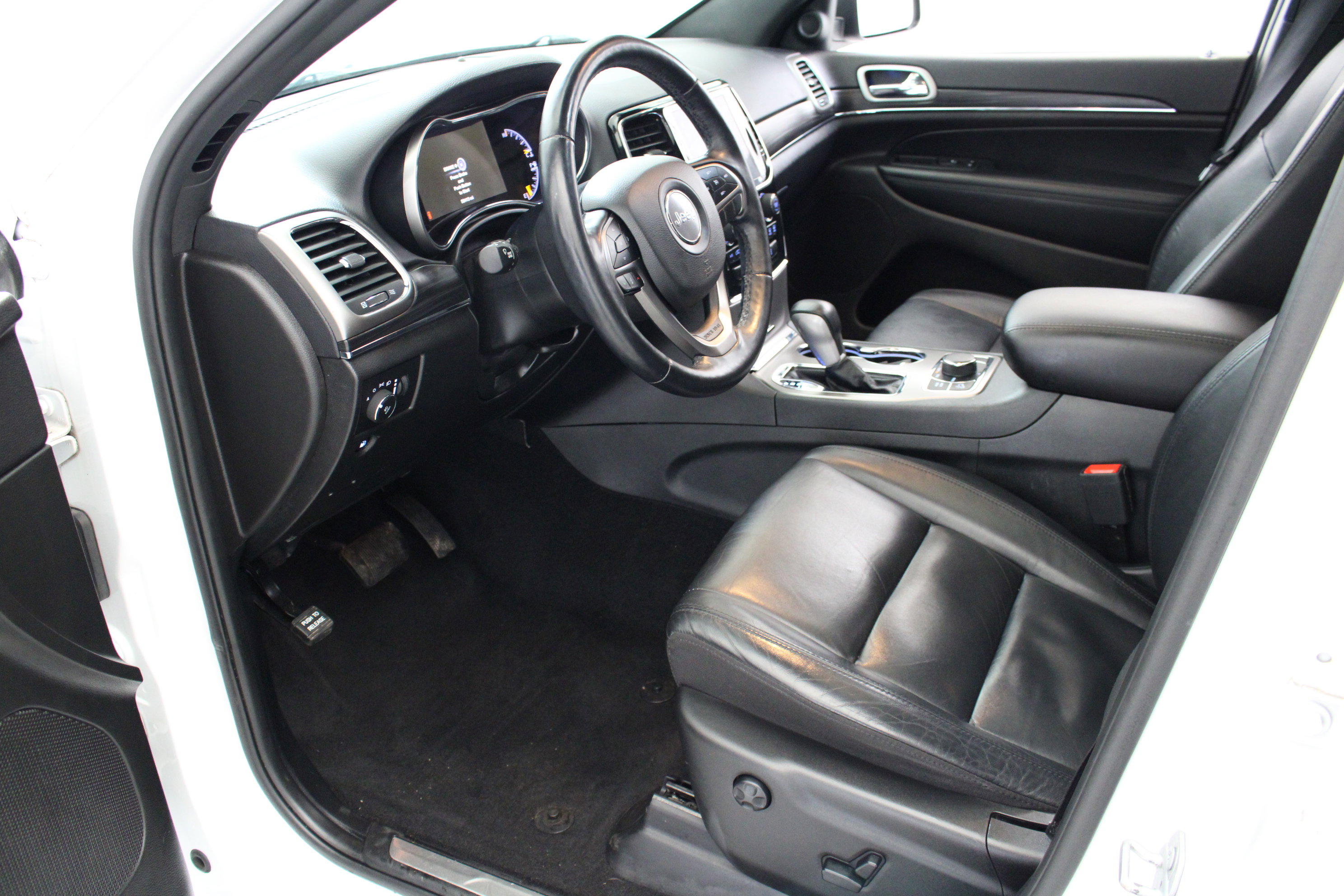 Used 2021 Jeep Grand Cherokee Limited w/ Trailer Tow Group IV image 23