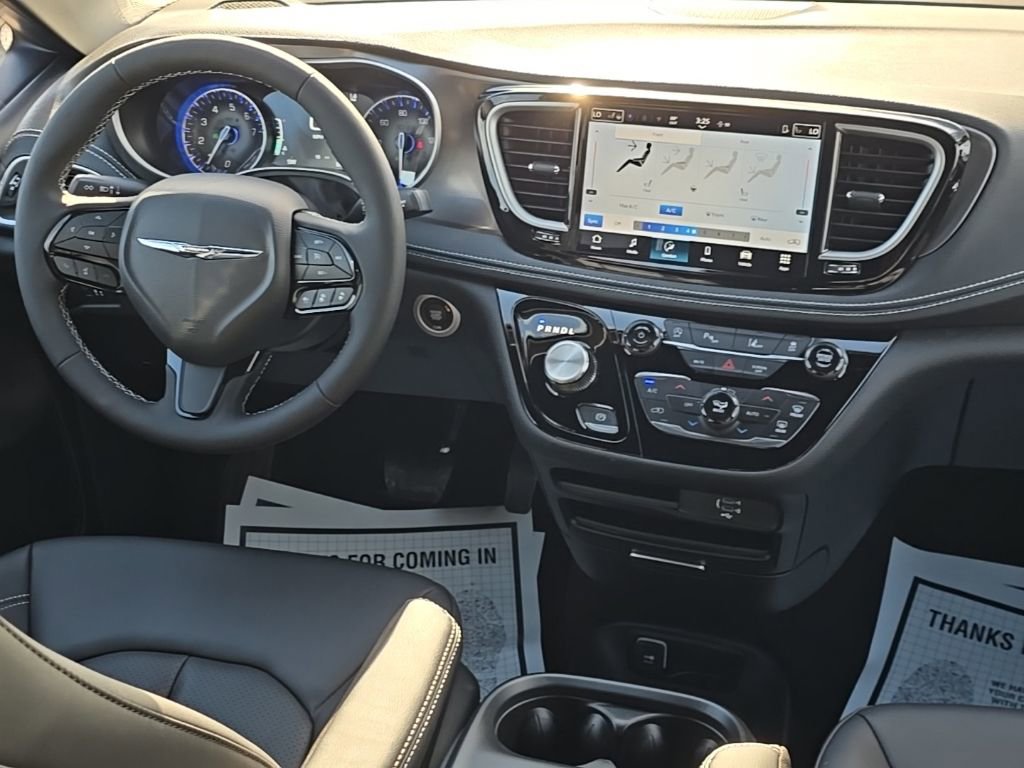New 2026 Chrysler Pacifica Select w/ S Appearance Package image 26
