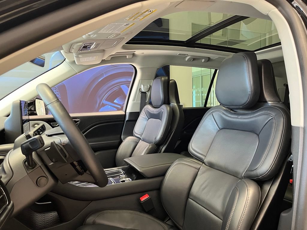 Used 2026 Lincoln Aviator Reserve AWD/4WD image 19