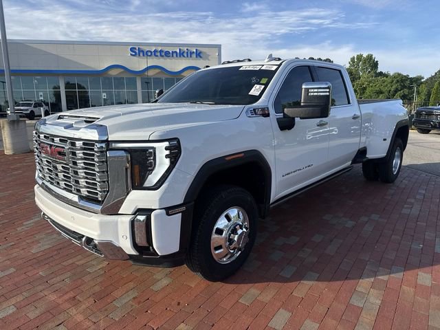 Used 2024 GMC Sierra 3500 Denali w/ Denali Reserve Package AWD/4WD image 1