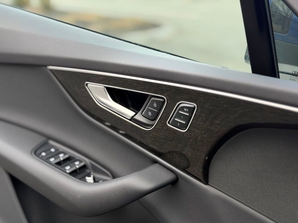 Used 2023 Audi Q7 2.0T Premium w/ Convenience Package image 21