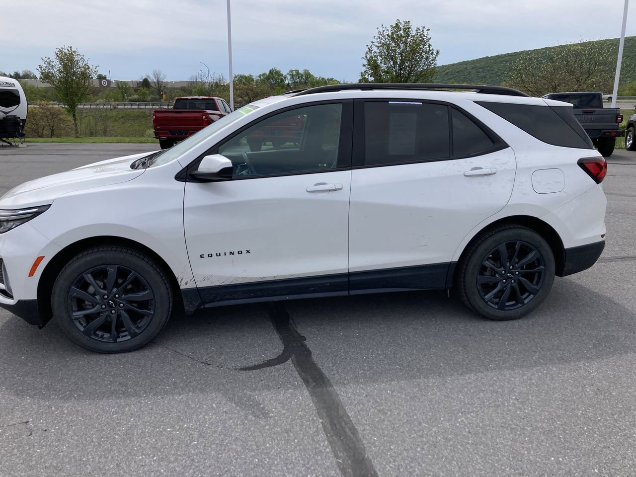 Used 2022 Chevrolet Equinox RS w/ LPO, Floor Liner Package AWD/4WD image 4