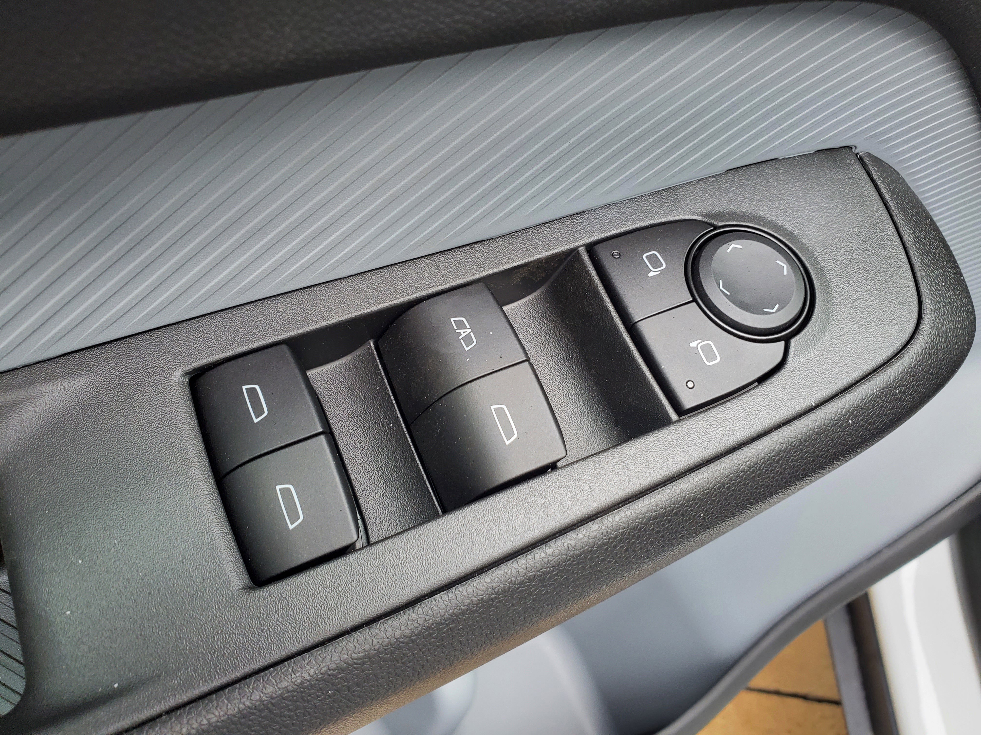New 2027 Chevrolet Bolt RS w/ LPO, All-Weather Package FWD image 9
