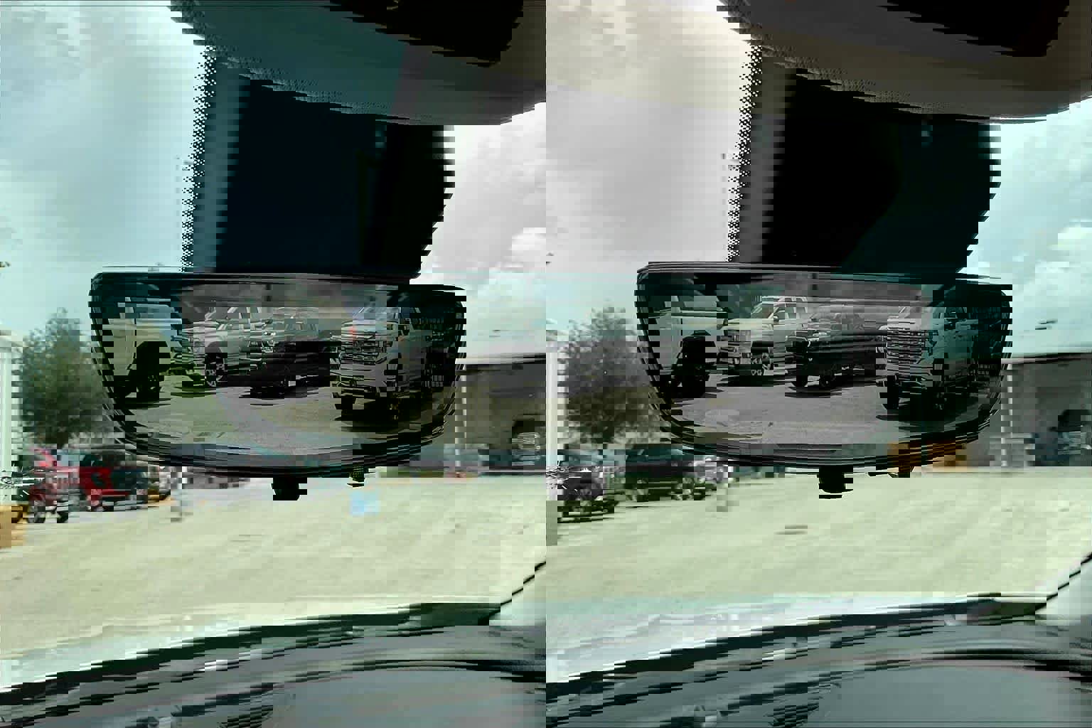 Used 2023 Buick Envision Avenir image 32